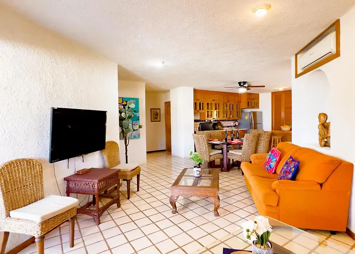 & Oceanfront Terrasol Condo, 2 Pools & Patio *