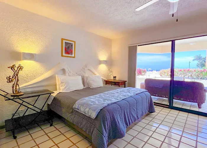 Apartment & Oceanfront Terrasol Condo, 2 Pools & Patio *