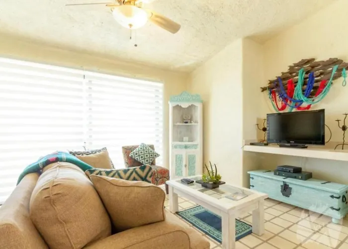 & Oceanfront Terrasol Condo, 2 Pools & Patio Apartment Cabo San Lucas