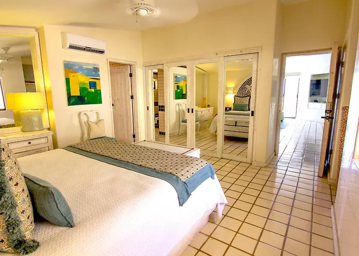 & Oceanfront Terrasol Condo, 2 Pools & Patio *