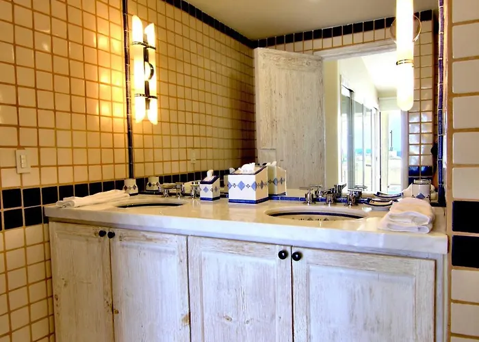 & Oceanfront Terrasol Condo, 2 Pools & Patio * Cabo San Lucas
